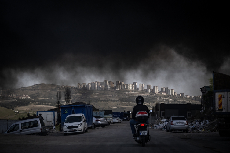 Ankara Hurdacılar Sanayi Sitesi'ndeki yangın kontrol altına alındı